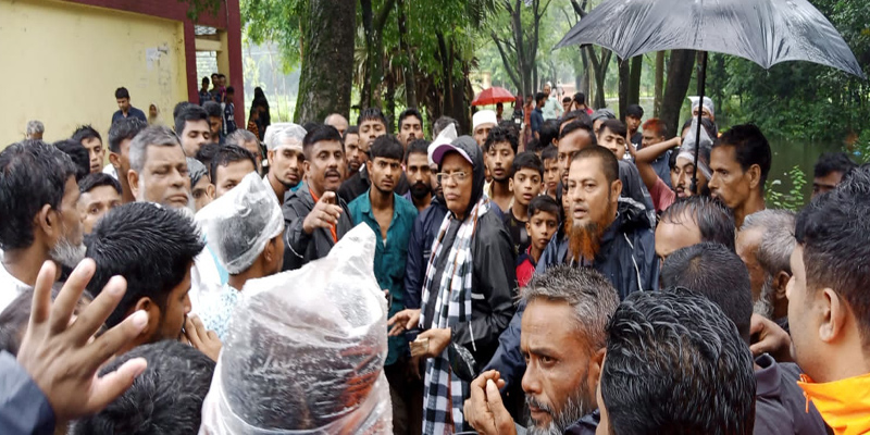 বন্যাদুর্গতদের পাশে সাবেক সংসদ সদস্য এবিএম আশরাফ উদ্দিন নিজান