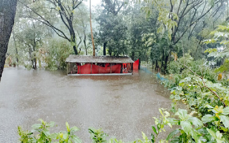 লক্ষ্মীপুরে ৬ লাখ মানুষ পানিবন্দি