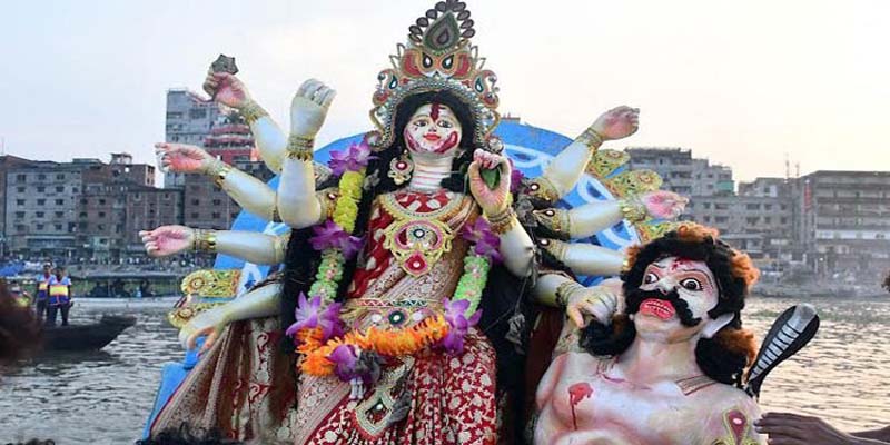 প্রতিমা বিসর্জনের মধ্য দিয়ে শেষ হচ্ছে দুর্গোৎসব
