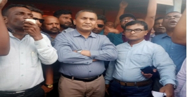 গৌরীপুরে তারেক রহমানের ৩১ দফার লিফলেট বিতরণ