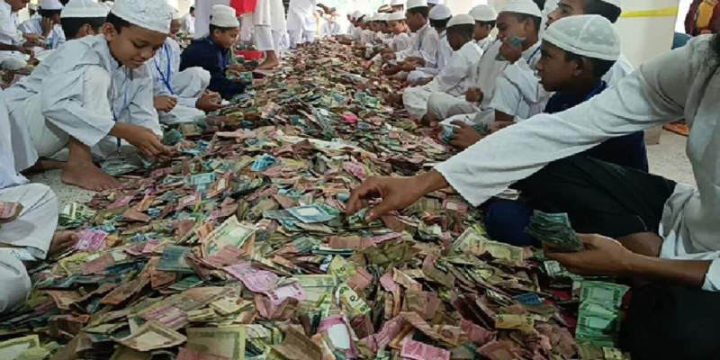 রেকর্ড ভেঙে পাগলা মসজিদের দানবাক্সে মিললো সাড়ে ৮ কোটি টাকা