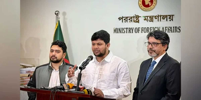 শুনতে পাচ্ছি শেখ হাসিনাকে ফেরত দেবে না ভারত: মাহফুজ আলম