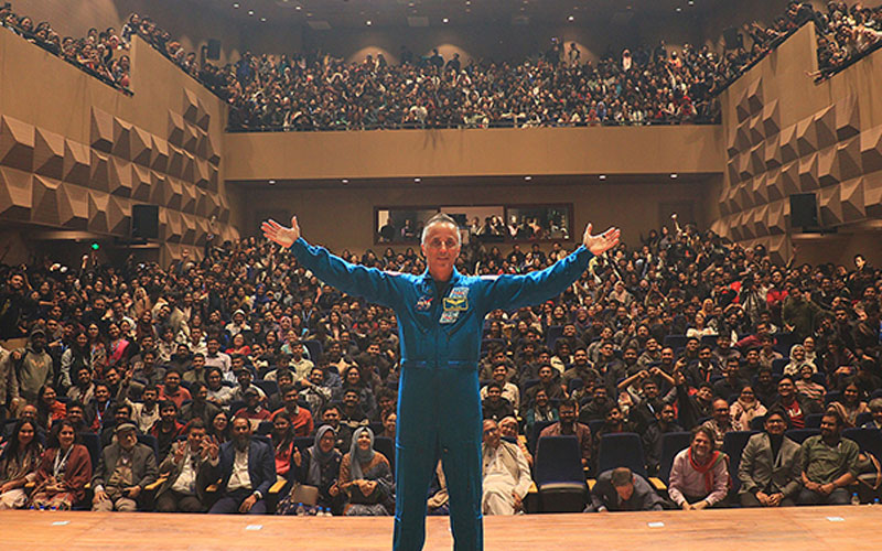 ব্র্যাক ইউনিভার্সিটির শিক্ষার্থীদের মহাকাশের গল্প শোনালেন নাসার প্রধান মহাকাশচারী