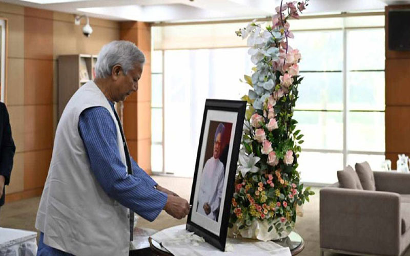 মনমোহন সিংয়ের প্রতি শ্রদ্ধা জানাতে ভারতীয় হাইকমিশনে প্রধান উপদেষ্টা