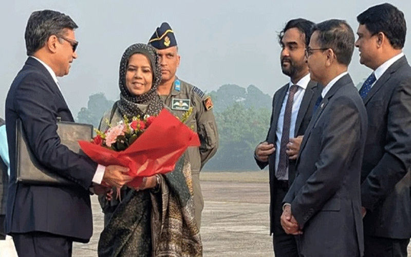 ঢাকায় পৌঁছেছেন ভারতের পররাষ্ট্রসচিব