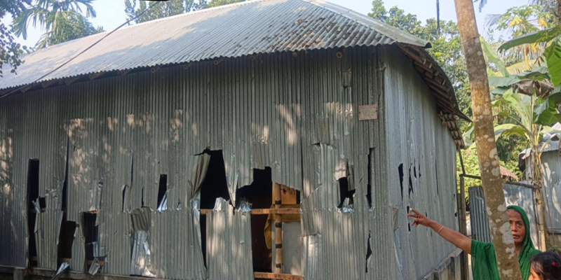 শৈলকুপায় বিএনপির দুই গ্রপের সংঘর্ষে ২৫ জন আহত, ৩০ বাড়ি ভাংচুর