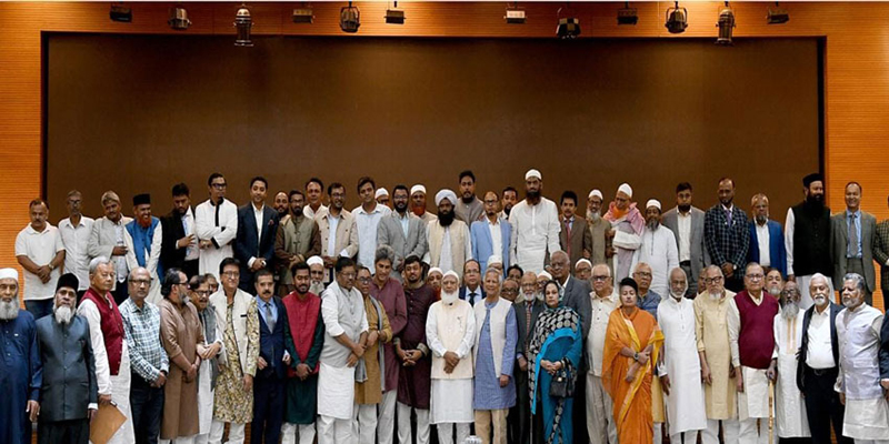 গণঅভ্যুত্থান নস্যাতের যড়যন্ত্র রুখে দিতে সবাইকে একজোট হওয়ার আহ্বান প্রধান উপদেষ্টার