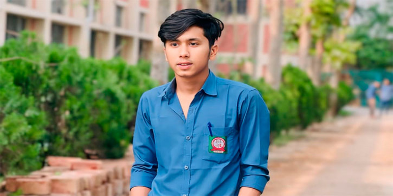 গুলিতে উড়ে যায় রিজভীর মাথার খুলি !