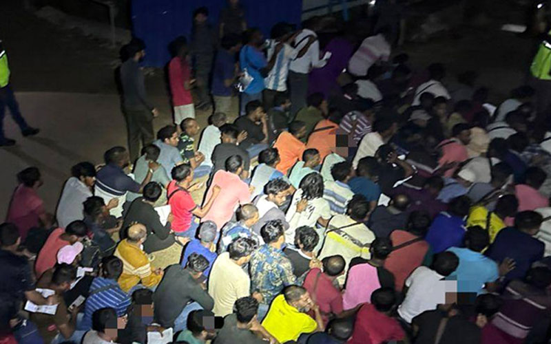 মালয়েশিয়ায় বাংলাদেশিসহ ১০৫ অবৈধ অভিবাসী আটক