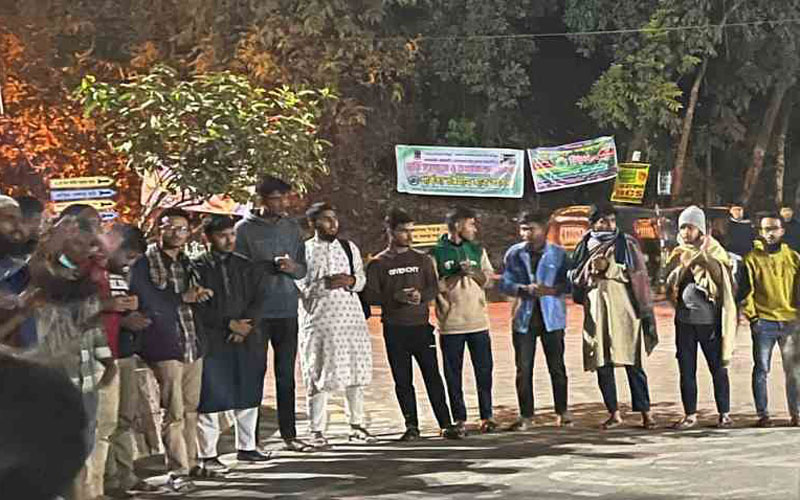ভারতে বাংলাদেশি নারীকে ধর্ষণ-হত্যার প্রতিবাদে চবিতে বিক্ষোভ