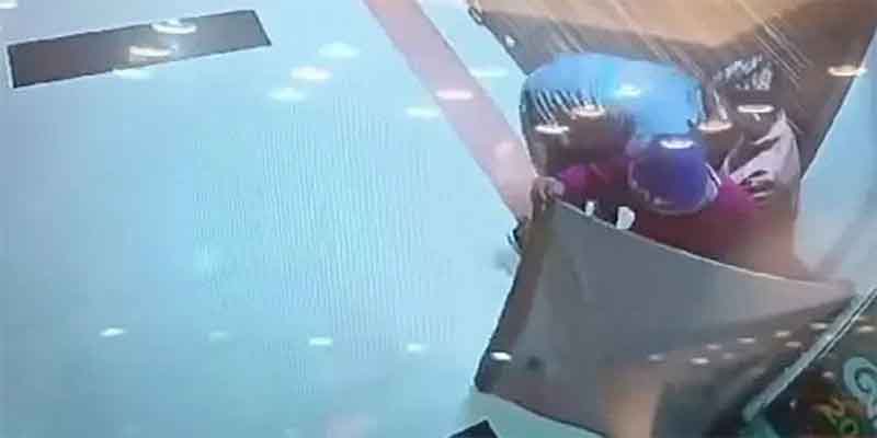 দোকানে ঢুকে সাত মিনিটে ১৫৯ ভরি স্বর্ণ চুরি