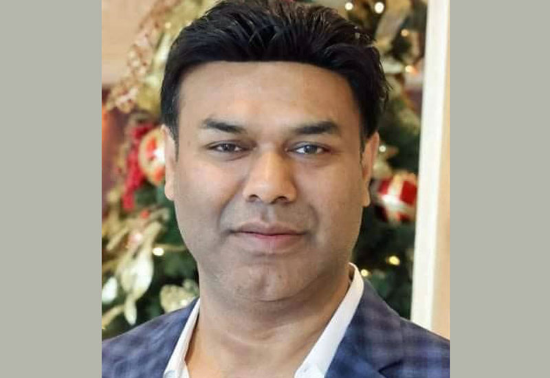 যুক্তরাষ্ট্রে থেকে স্বেচ্ছায় নির্বাসনে দেশে গেলেন বাংলাদেশি আলম
