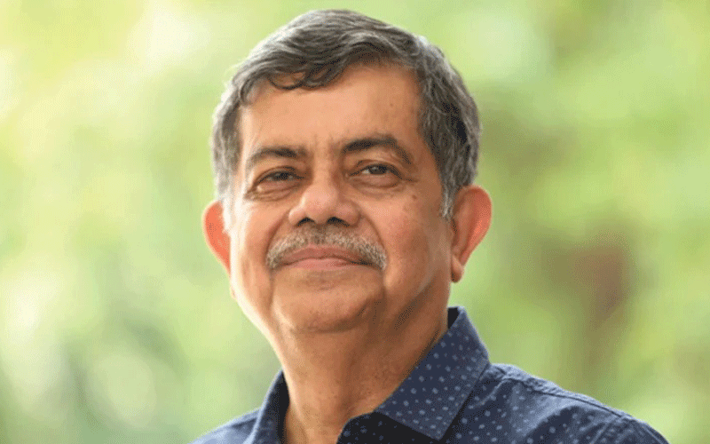 উপদেষ্টা হিসেবে শপথ নিলেন অধ্যাপক সি আর আবরার