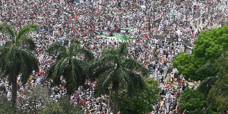 জনসমুদ্রে পরিণত সোহরাওয়ার্দী উদ্যান