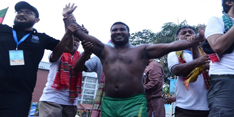 জব্বারের বলীখেলায় চ্যাম্পিয়ন আবারও বাঘা শরীফ