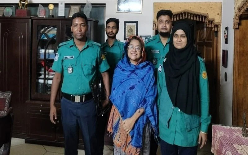 গভীর রাতে বাসা থেকে গ্রেপ্তার ব্যারিস্টার তুরিন আফরোজ