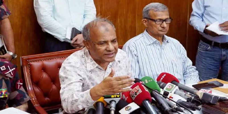 পুলিশের হাতে থাকবে না প্রাণঘাতী অস্ত্র: স্বরাষ্ট্র উপদেষ্টা