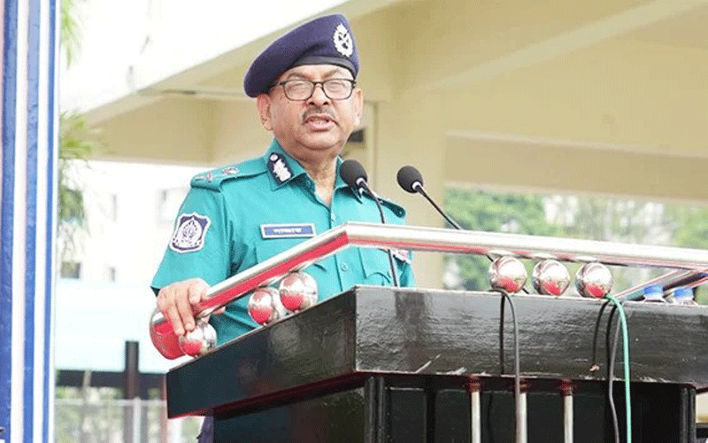 সেবা দিয়ে জনগণের মন জয় করতে হবে: ডিএমপি কমিশনার