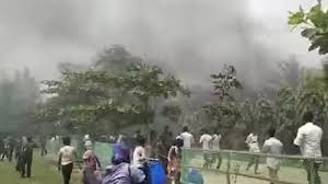 রাজধানীর উত্তরায় বিমান বাহিনীর প্রশিক্ষণ বিমান বিধ্বস্ত