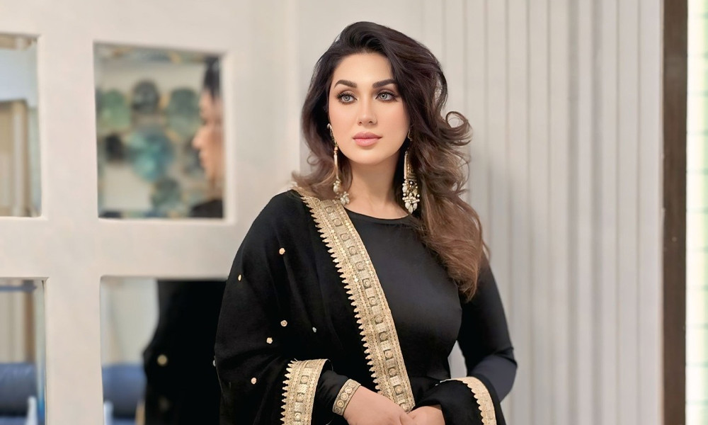 নীরবতা ভেঙে ‘জবাব’ নিয়ে আসছেন অপু বিশ্বাস!