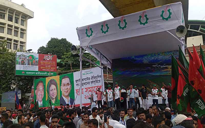 শাহবাগে ছাত্রদলের সমাবেশের মঞ্চ প্রস্তুত