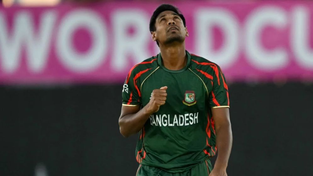 সাকিব তামিমকে ছাড়িয়ে মোস্তাফিজের রেকর্ড