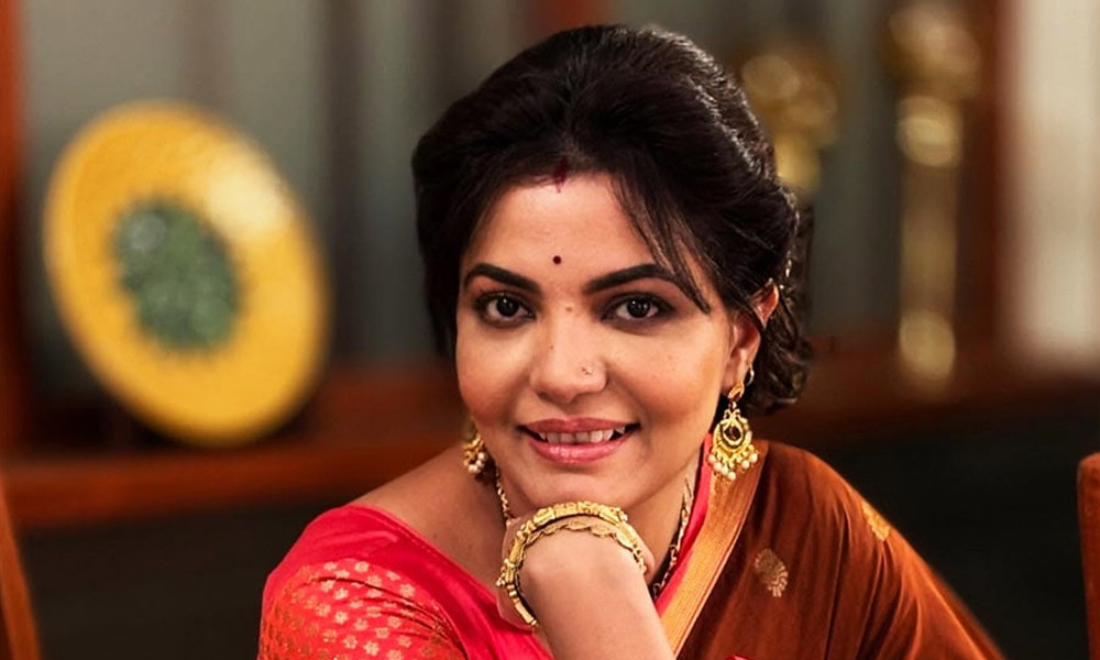 টিভি দেখতে দেখতে ব্রেইন স্ট্রোক করেছেন অভিনেত্রী!