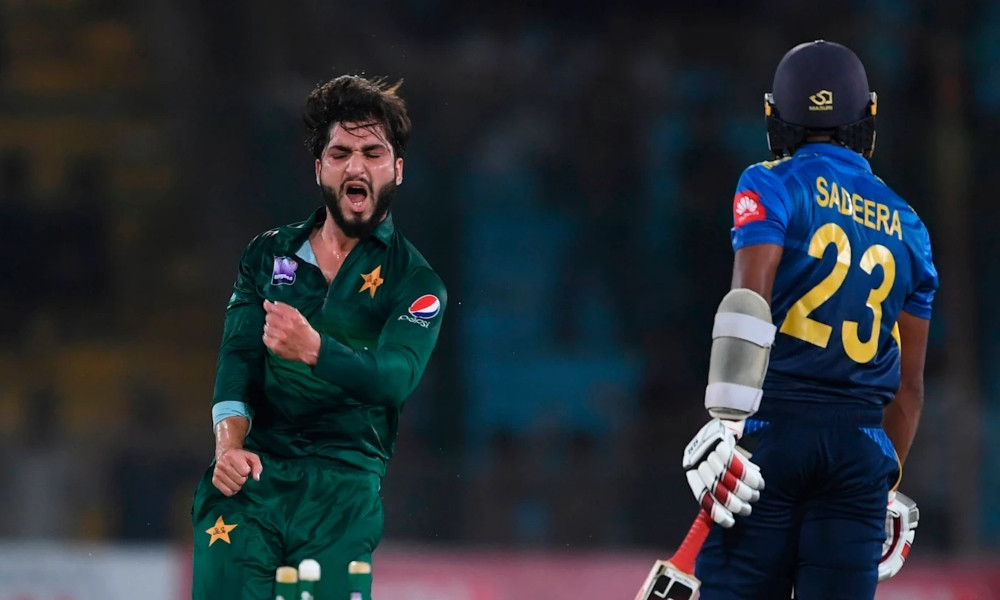 পাকিস্তানের তারকা পেসারের অবসর ঘোষণা