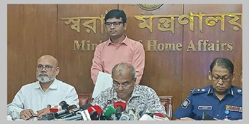 দুর্গাপূজায় আইনশৃঙ্খলা বাহিনী মাঠে নামবে বুধবার: স্বরাষ্ট্র উপদেষ্টা