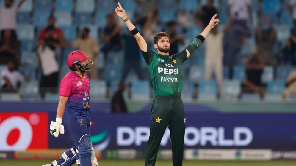 অল্প পুঁজিতেও বাজিমাত, সুপার ফোরে পাকিস্তান