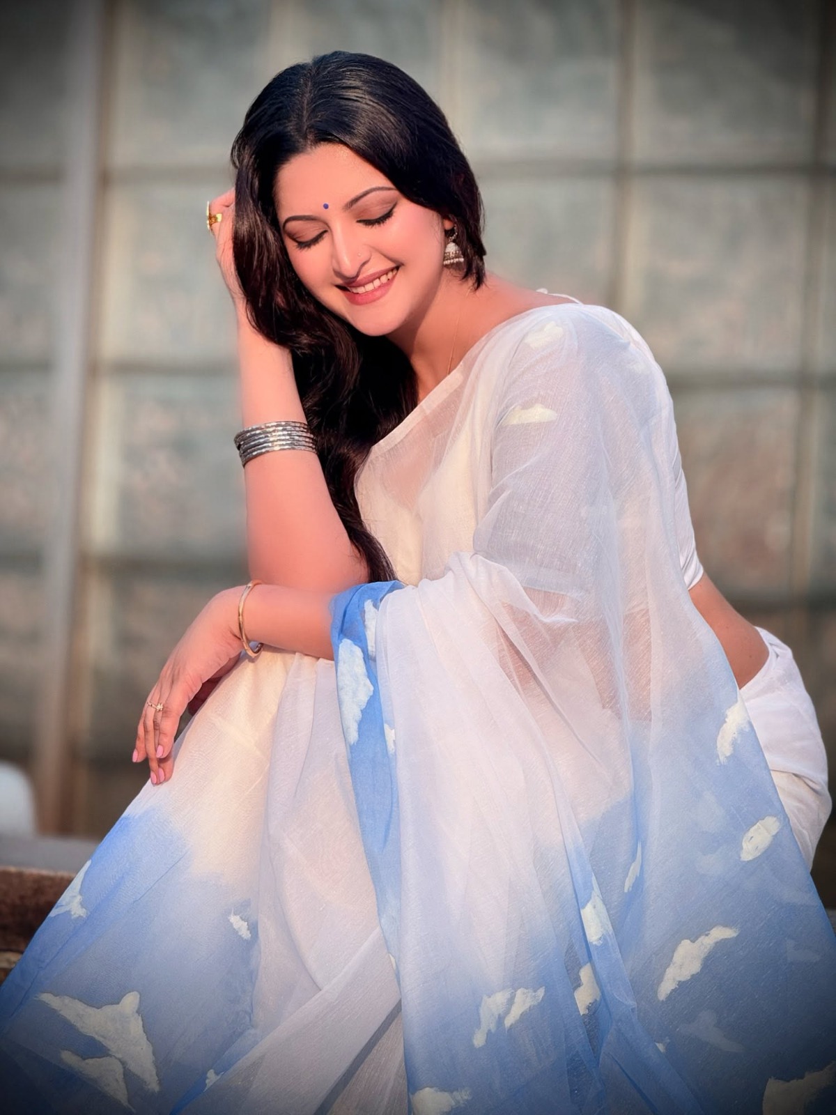 আবারও সন্তান নিলেন পরীমনি