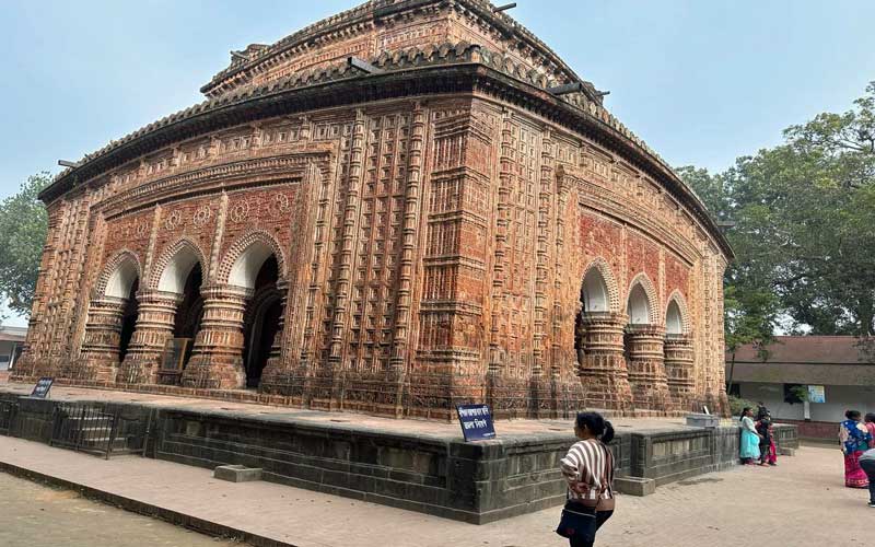 দিনাজপুরের কাহারোলে ঐতিহ্যবাহী কান্তজিউ মন্দির। ছবি: বাংলা প্রেস