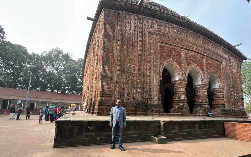 দিনাজপুরের কাহারোলে ঐতিহ্যবাহী কান্তজিউ মন্দির। ছবি: বাংলা প্রেস